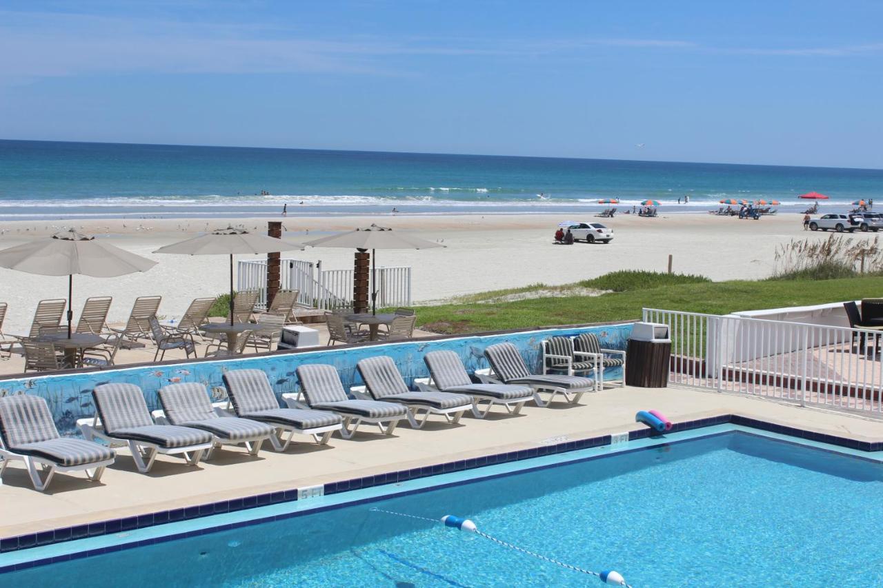 Shoreline & - Beachfront 2*